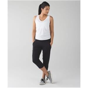 Lululemon women In Flux Crop black pants size 4